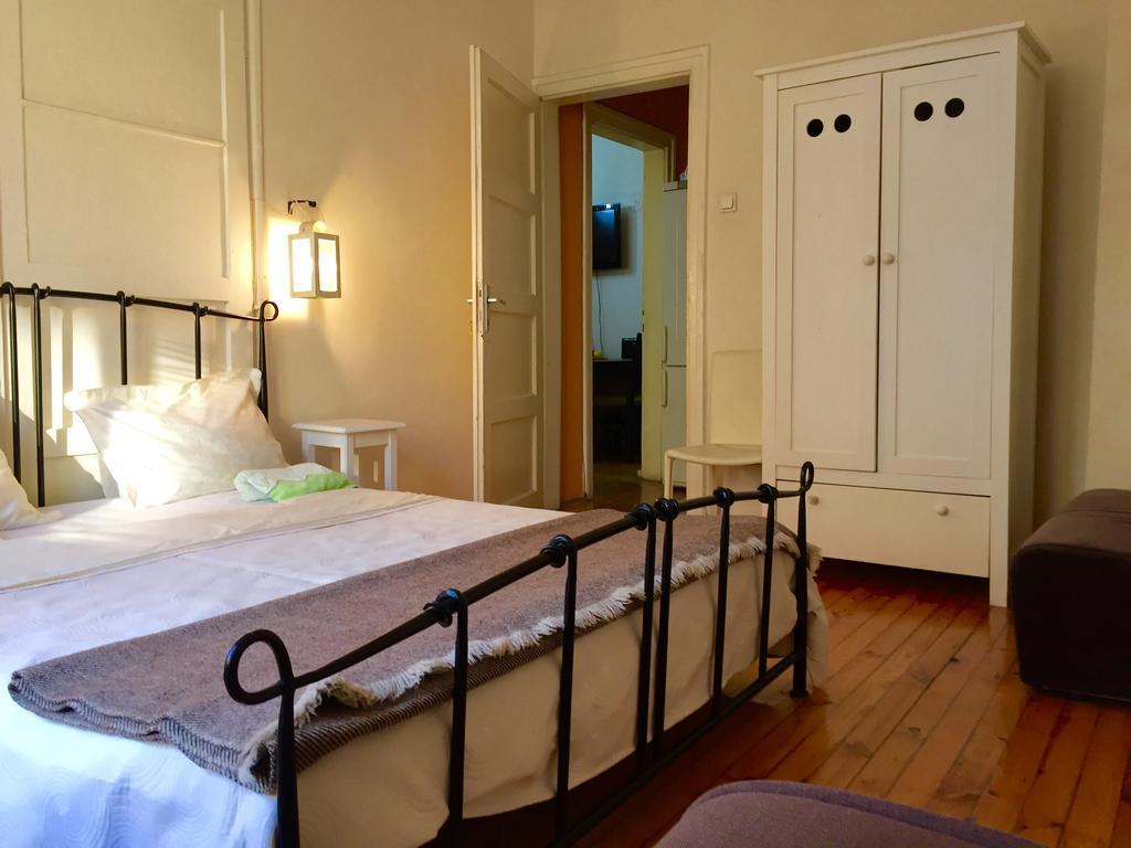 Interhost Guest Rooms And Apartments Sofia Eksteriør bilde