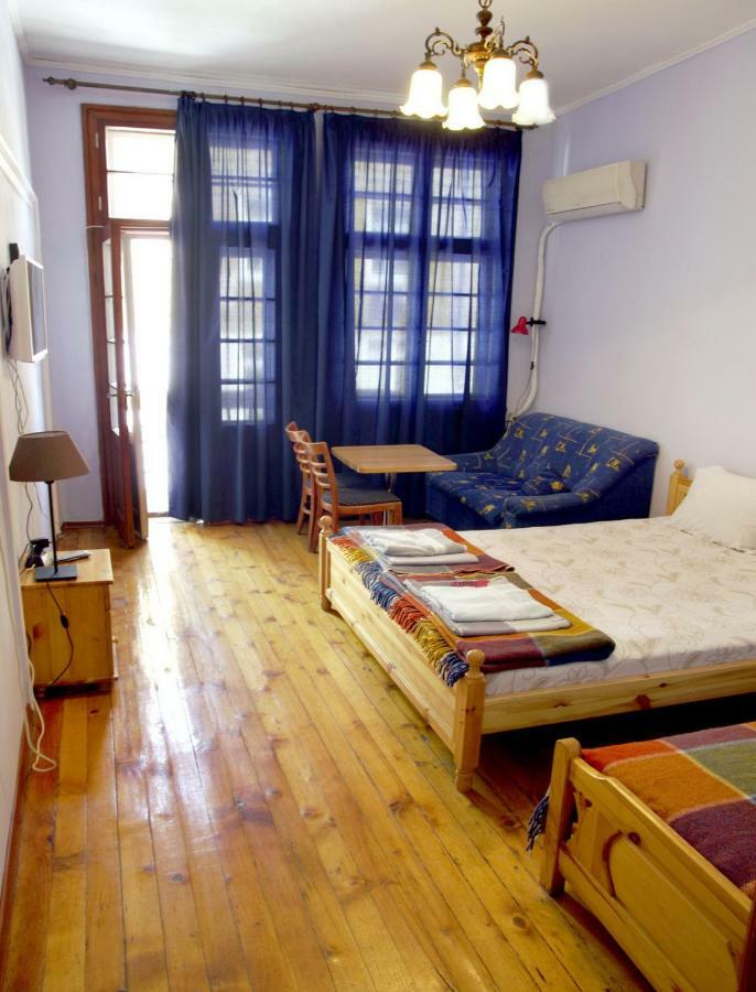 Interhost Guest Rooms And Apartments Sofia Eksteriør bilde